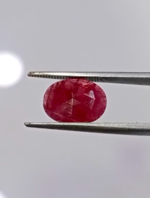 Unheated Natural African Ruby   IGI certified 4.54 ct